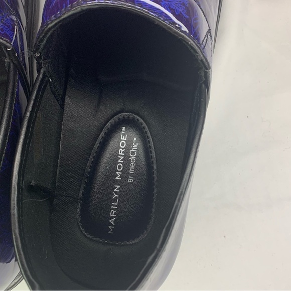 2 for $48 MediChic Marilyn Monroe Blue & Black Mules slip resistant - Picture 3 of 6